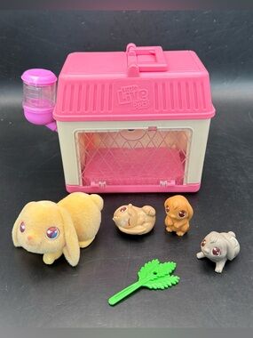 Little Live Pets Mama Surprise Minis Lil’ Bunny w/ 4 Rabbit Figures And Hutch